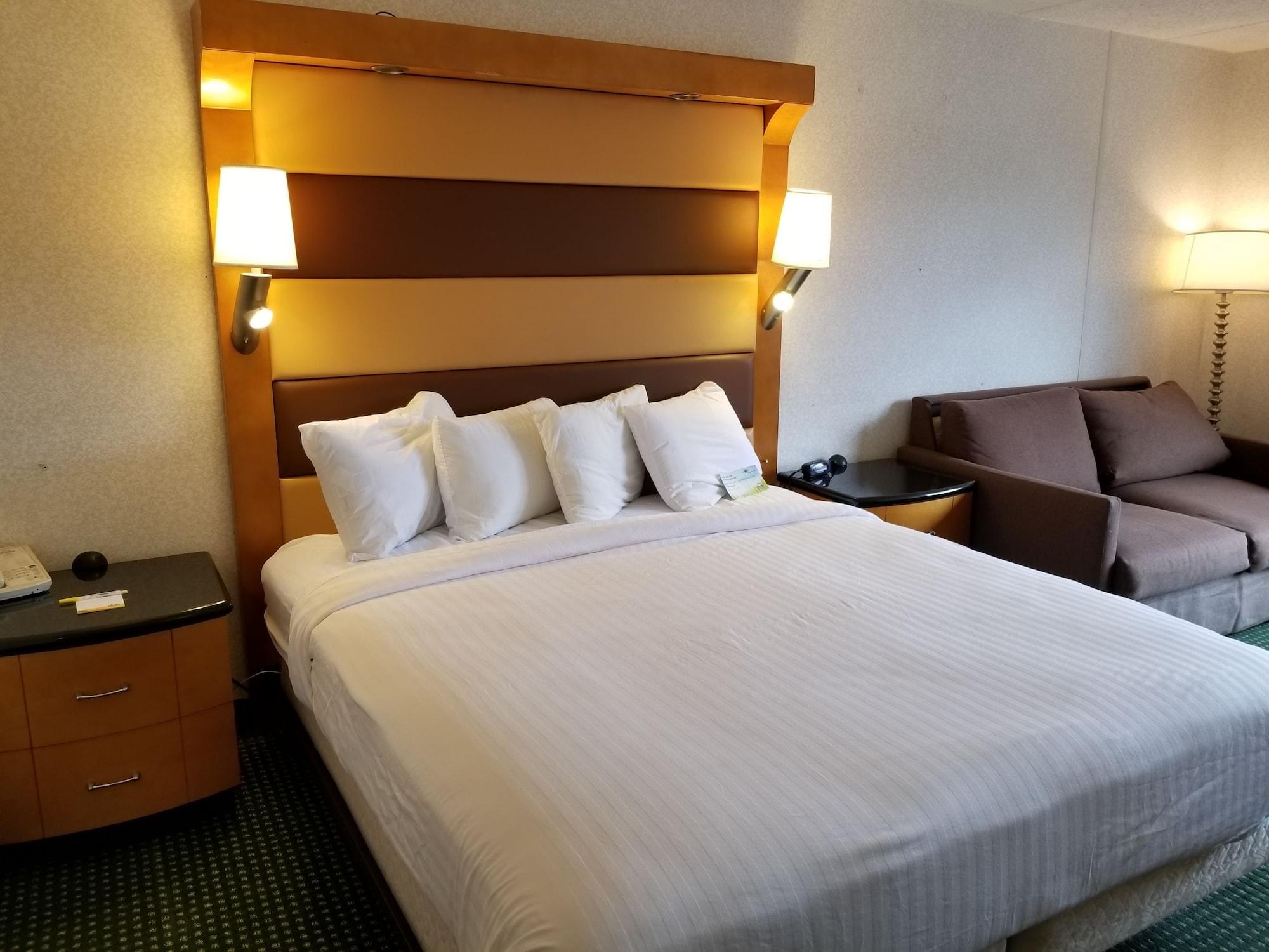 Clarion Pointe Near Erie Casino Hotel Kearsarge Bagian luar foto