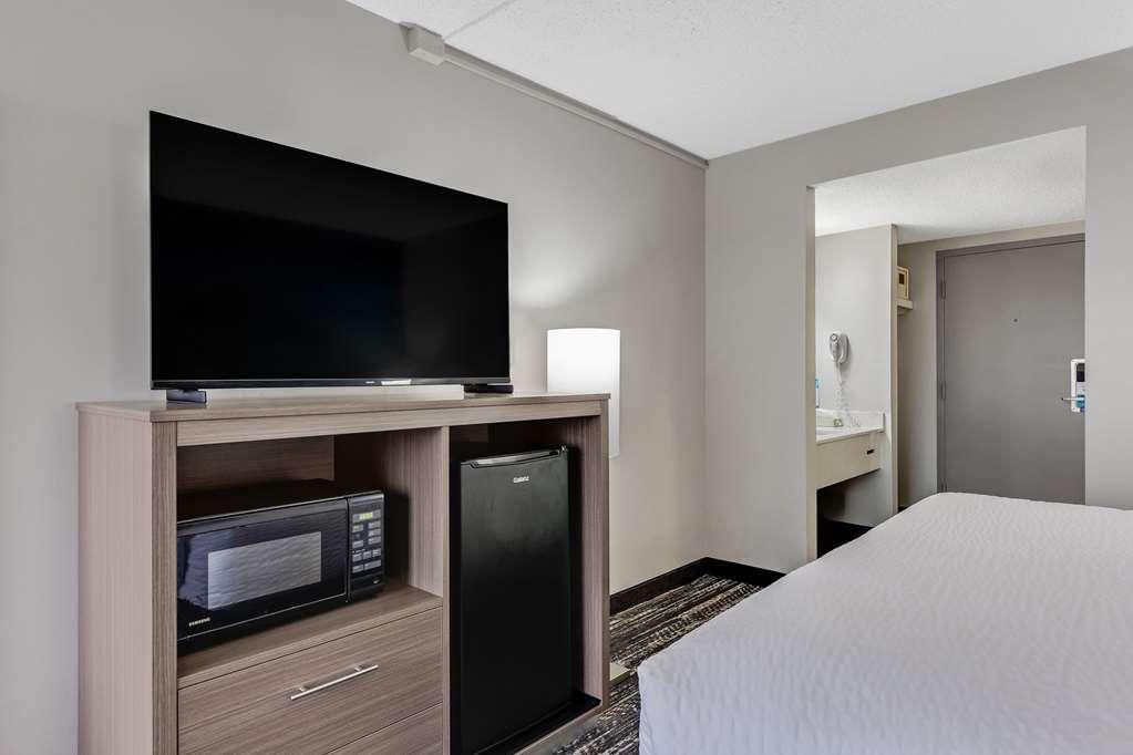 Clarion Pointe Near Erie Casino Hotel Kearsarge Ruang foto
