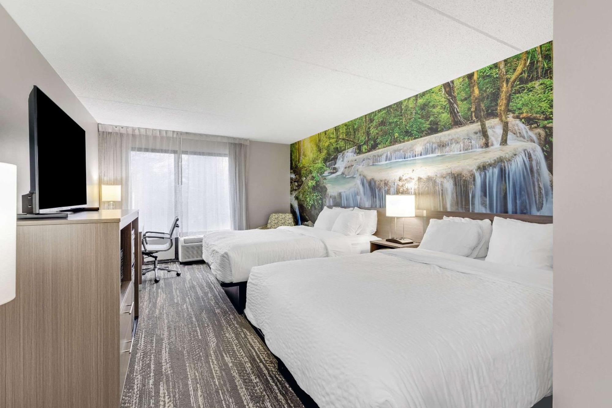 Clarion Pointe Near Erie Casino Hotel Kearsarge Bagian luar foto