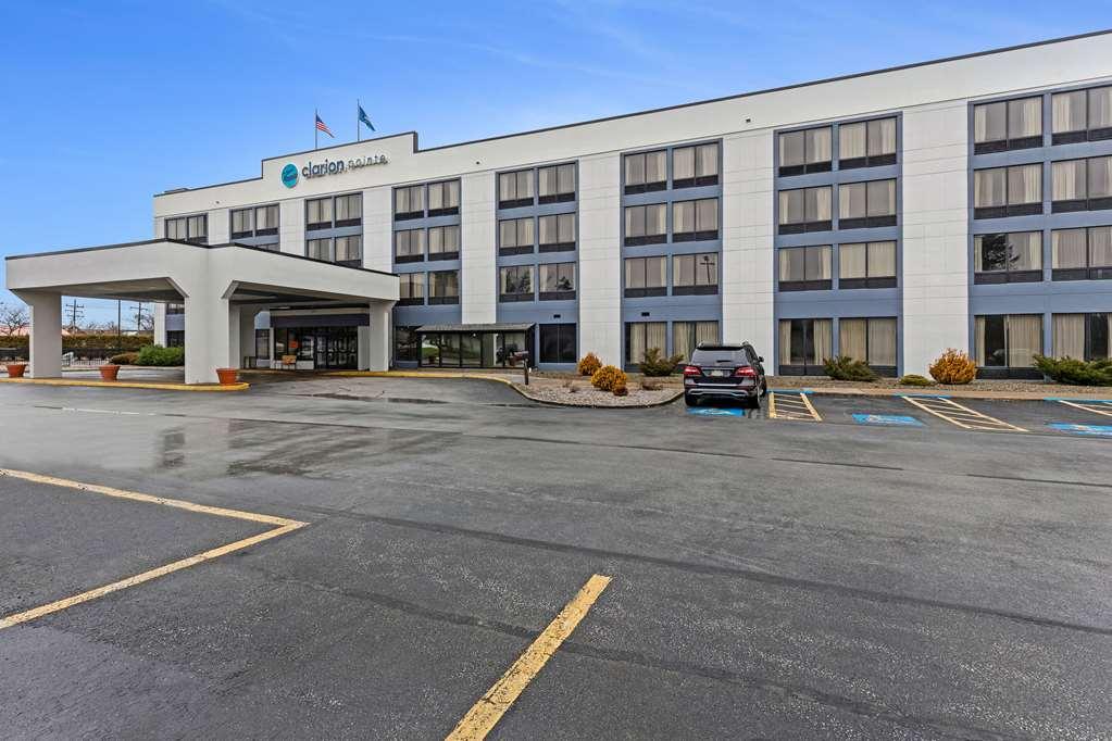Clarion Pointe Near Erie Casino Hotel Kearsarge Bagian luar foto
